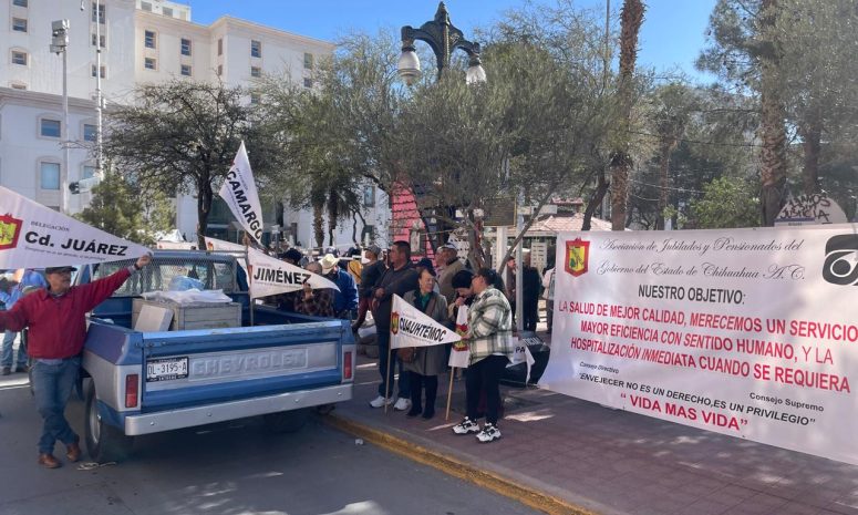 Exigen buen servicio médico pensionados de Gobierno Estatal