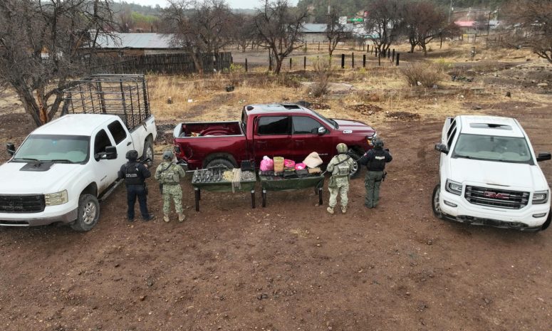 Aseguran 12 artefactos explosivos, armas y droga en Madera
