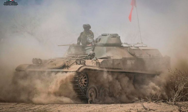 Revisan líderes militares de México y EU adiestramiento en Chihuahua