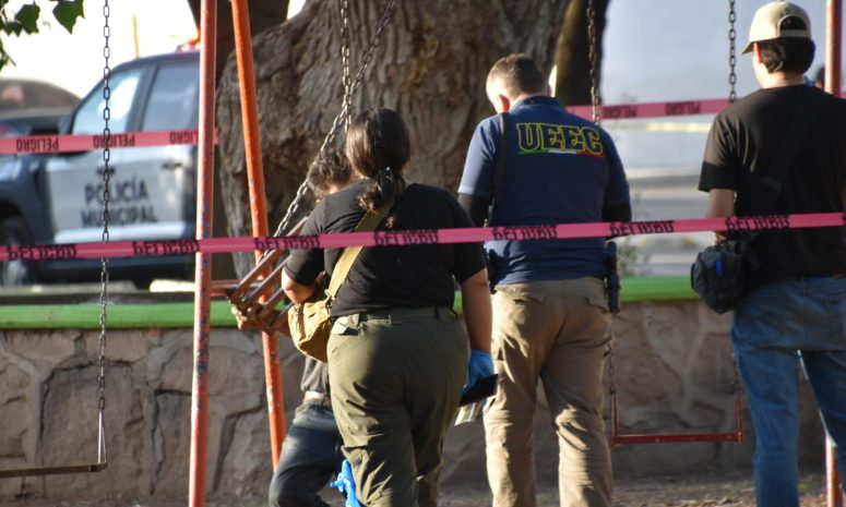 Hallan a hombre sin vida en parque de la colonia Santa Rosa