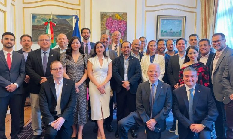 Participan empresarios de Chihuahua en el Paris Airshow 2025