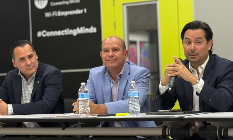 Presenta Estrada a empresarios propuesta de reforma electoral