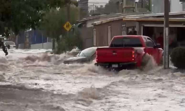 Más inundaciones y vehículos varados al norte de la ciudad
