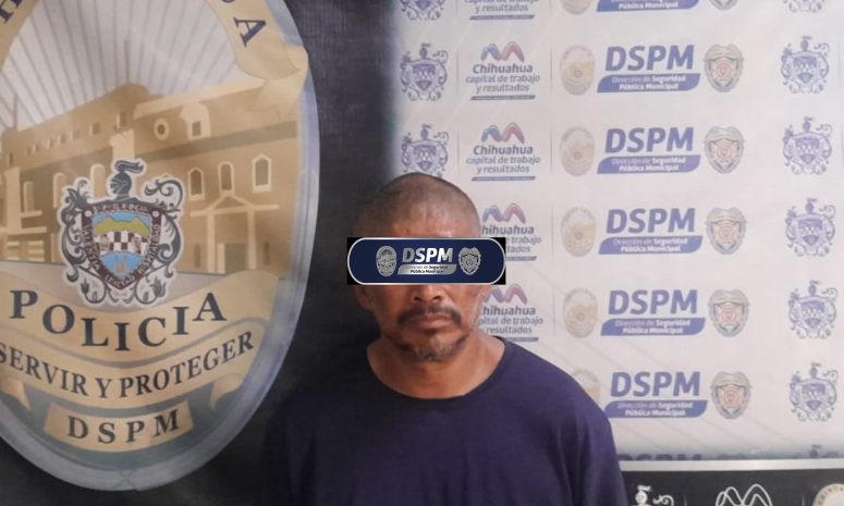Policías Municipales detienen a un hombre por maltrato animal