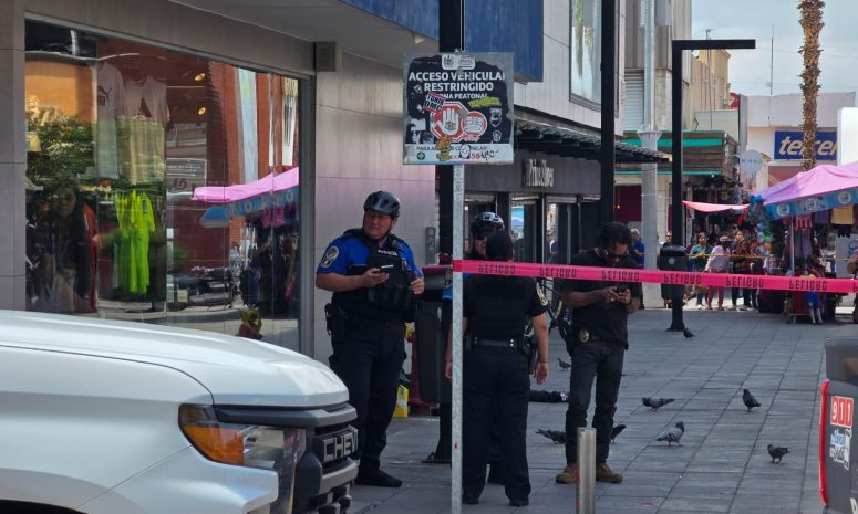 Hombre es asesinado con arma blanca en pleno centro de Chihuahua