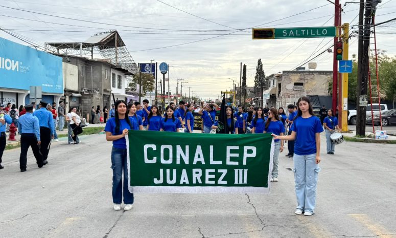 Conalep chihuahua participa en el desfile civico por la independencia