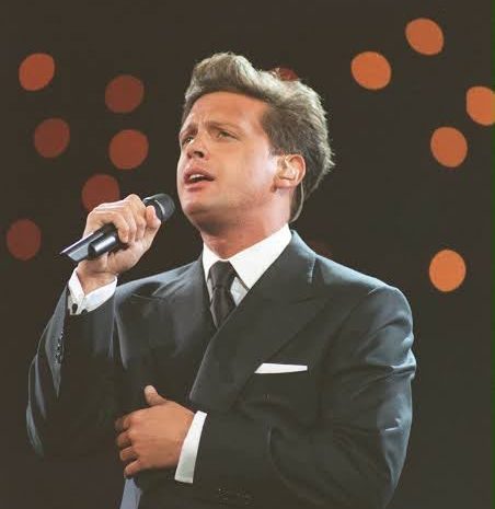 Luis Miguel reaparece tras meses de especulaciones sobre su salud