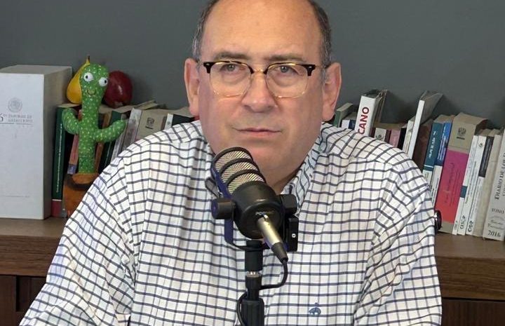 Cárcel o multas por un meme  las voces críticas advierte Rubén Moreira