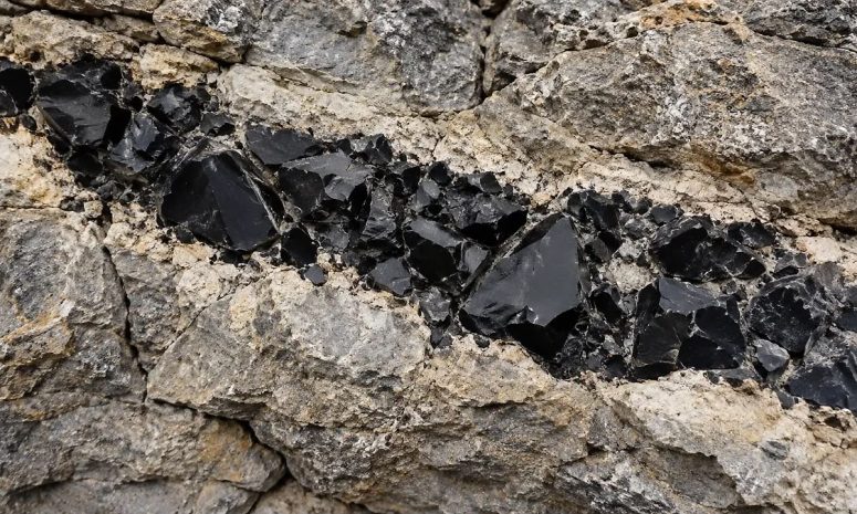 Hallazgo de obsidiana en El Rejón abre hipótesis sobre una falla geológica