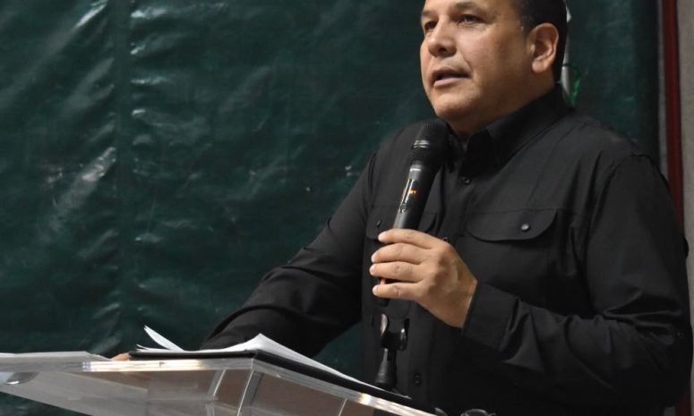 Impulsa Omar Bazán Flores el talento emprendedor de estudiantes del CONALEP en Ciudad Juárez