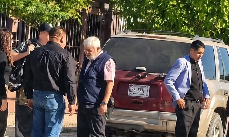 Reportan presencia de Jaime Maussan en Ciudad Juárez; visitaría varios panteones