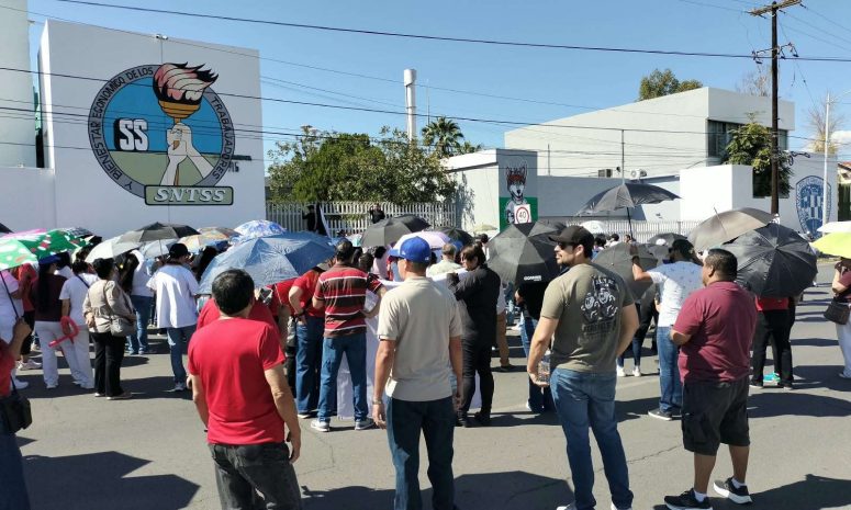 Trabajadores del IMSS en Chihuahua rechazan propuesta salarial